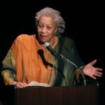 Nasihat Toni Morrison untuk Kehidupan Kerja yang Bertujuan | oleh Kelli María Korducki | Des, 2021