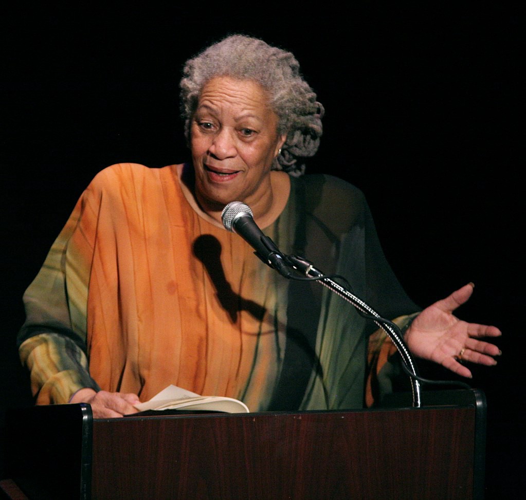 Nasihat Toni Morrison untuk Kehidupan Kerja yang Bertujuan | oleh Kelli María Korducki | Des, 2021